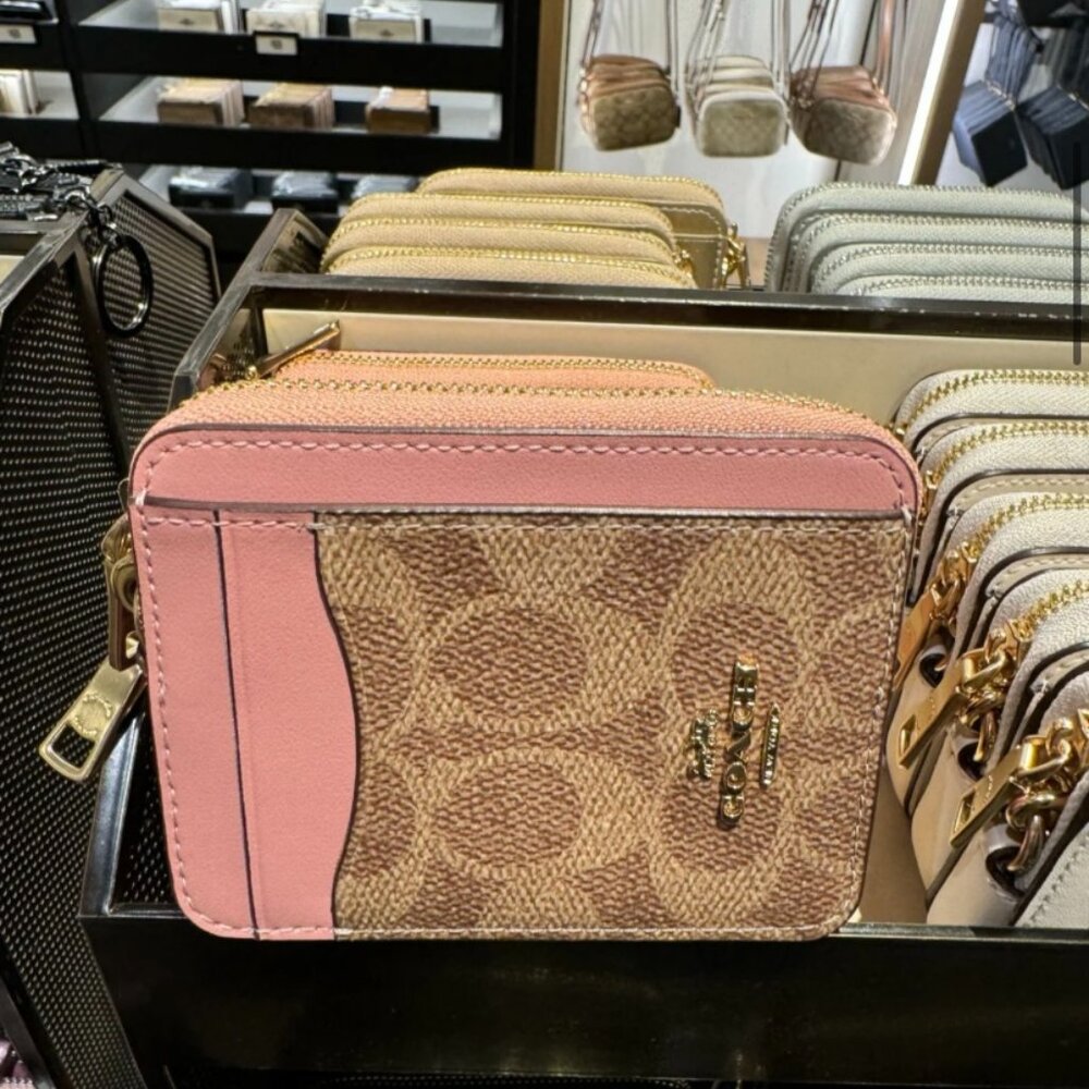 Coach Zip card case with chain NWT PRICE FIRM